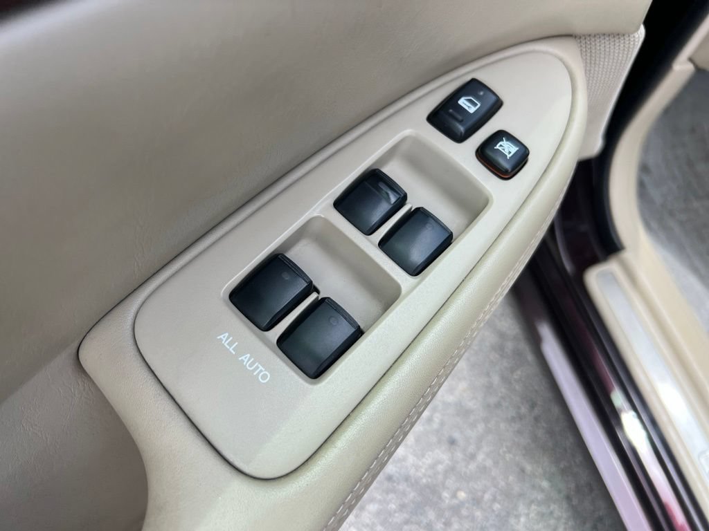 Used 2002  Lexus 300 image 21