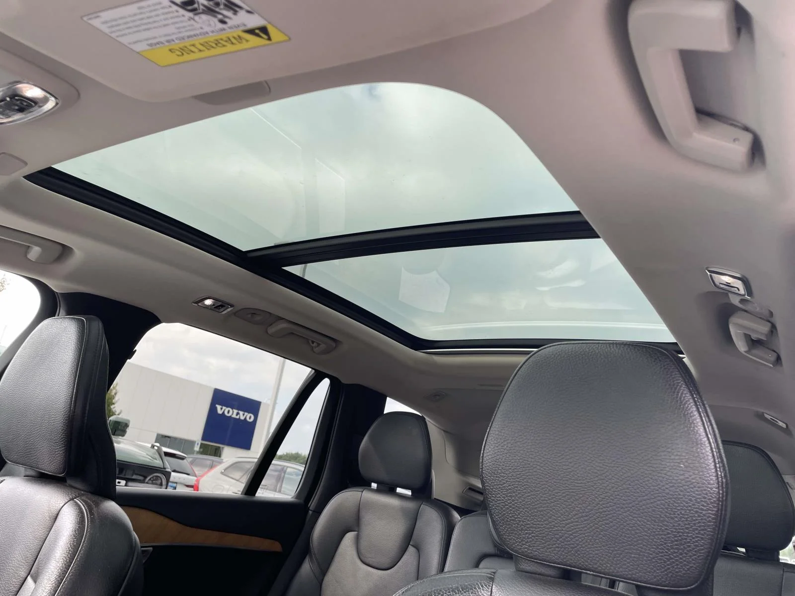2022 Volvo XC90 Momentum - Photo 9
