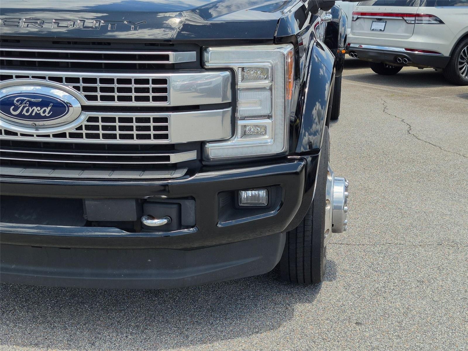 Used 2017 Shadow Black Ford Platinum image 9