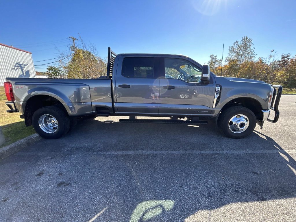 Used 2026 Gray Metallic Ford XLT image 3