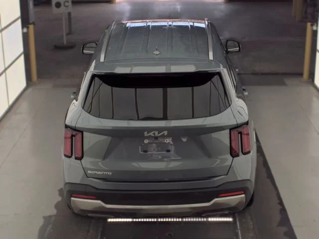 Used 2025 Silver Kia EX image 3