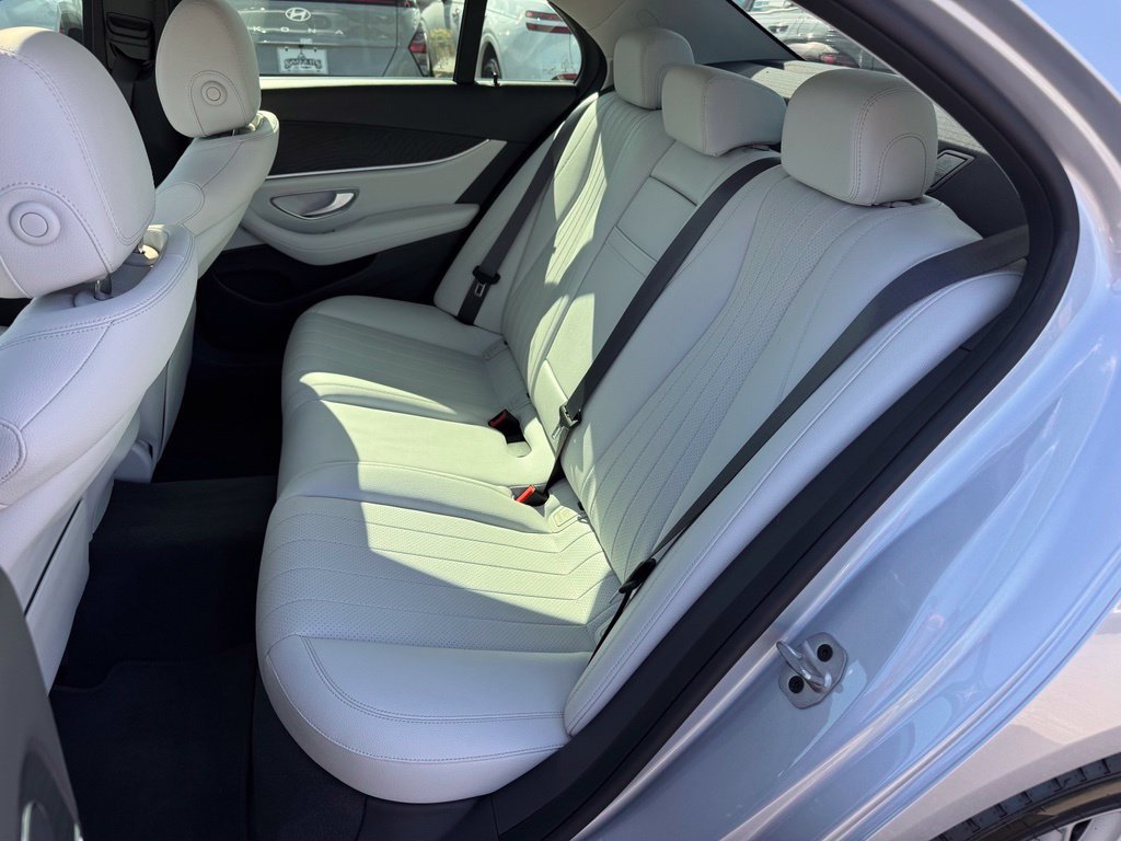 2022 Mercedes-Benz E-Class E350 - Photo 21