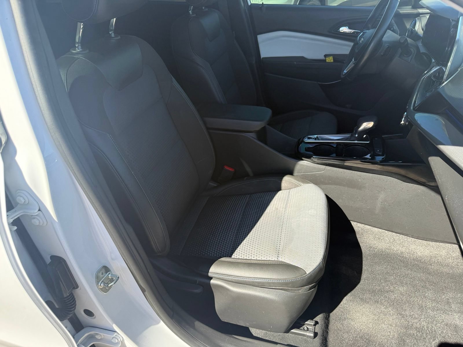 2024 Chevrolet Trax LT - Photo 28
