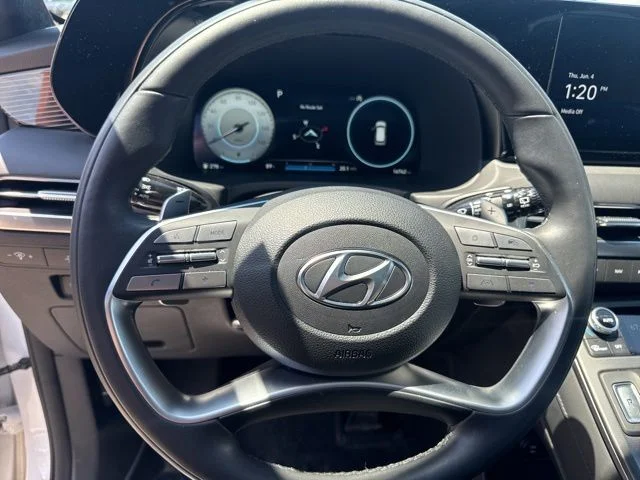 Used 2025 White Hyundai Calligraphy Night Edition image 13