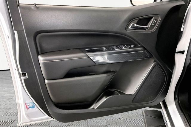 Used 2022 White GMC AT4 w/Leather image 20