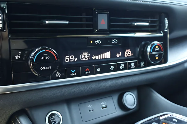 Used 2021 Gray Nissan Platinum image 23