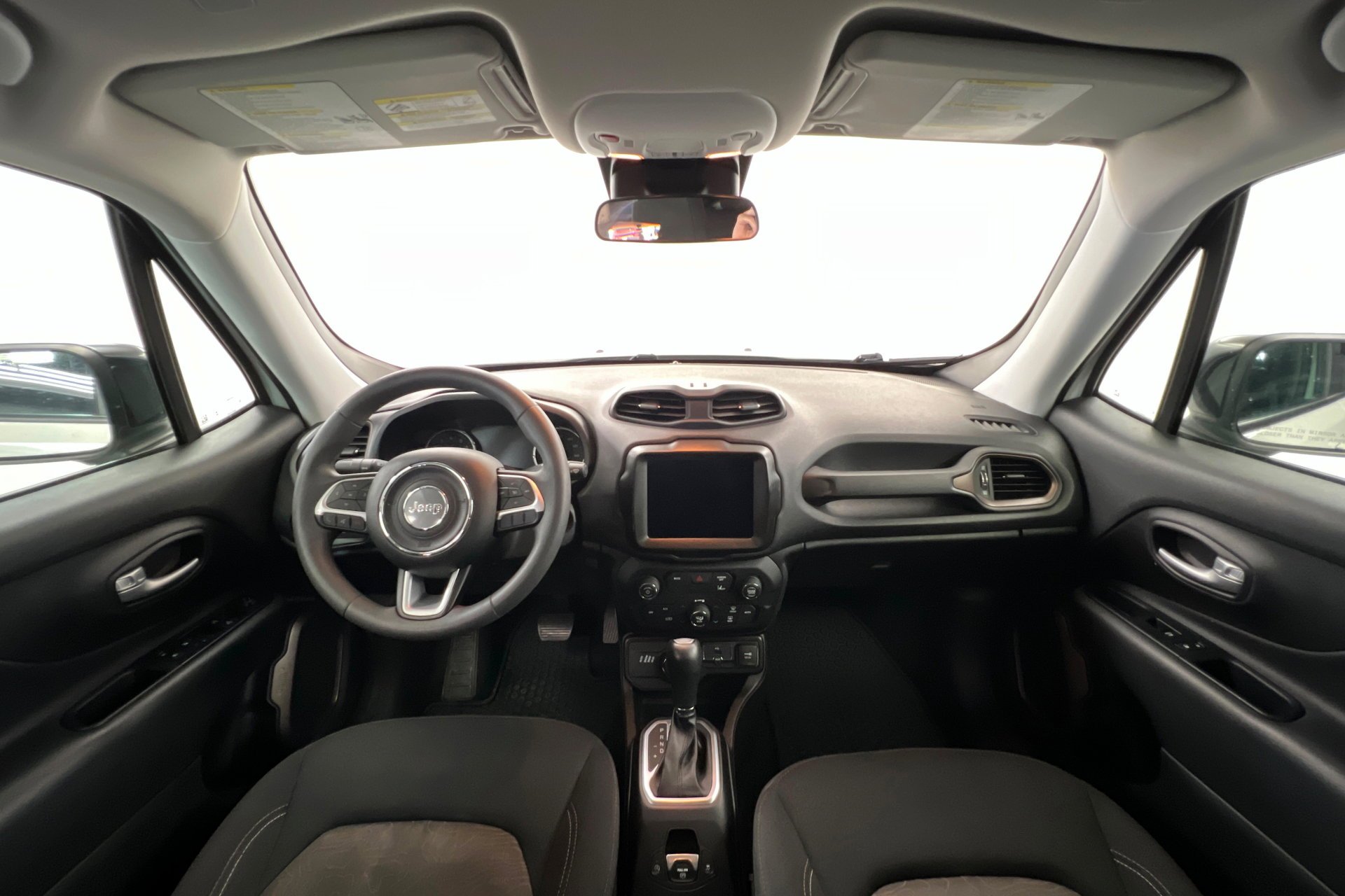 Used 2023 Alpine White Clearcoat Jeep Upland image 10
