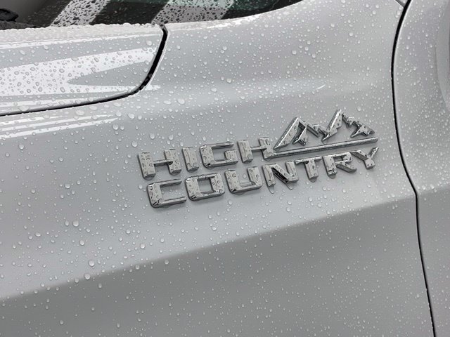 New 2026 Polar White Tricoat Chevrolet High Country image 20