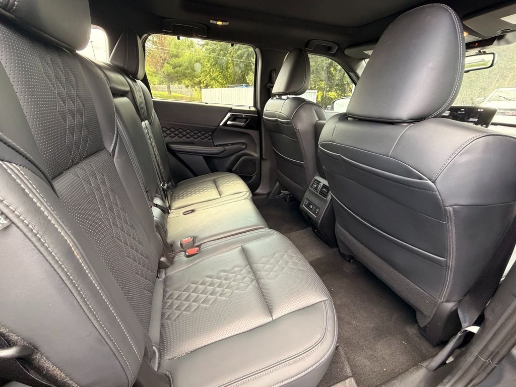 Used 2024  Mitsubishi SEL Black Edition image 9