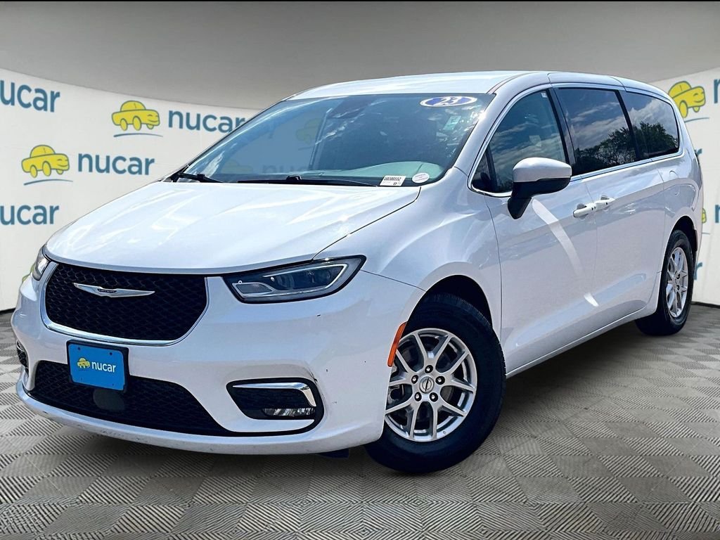 Used 2023 Bright White Clearcoat Chrysler Touring L image 3