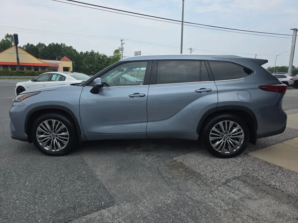 Used 2021 Moon Dust Toyota Platinum image 3