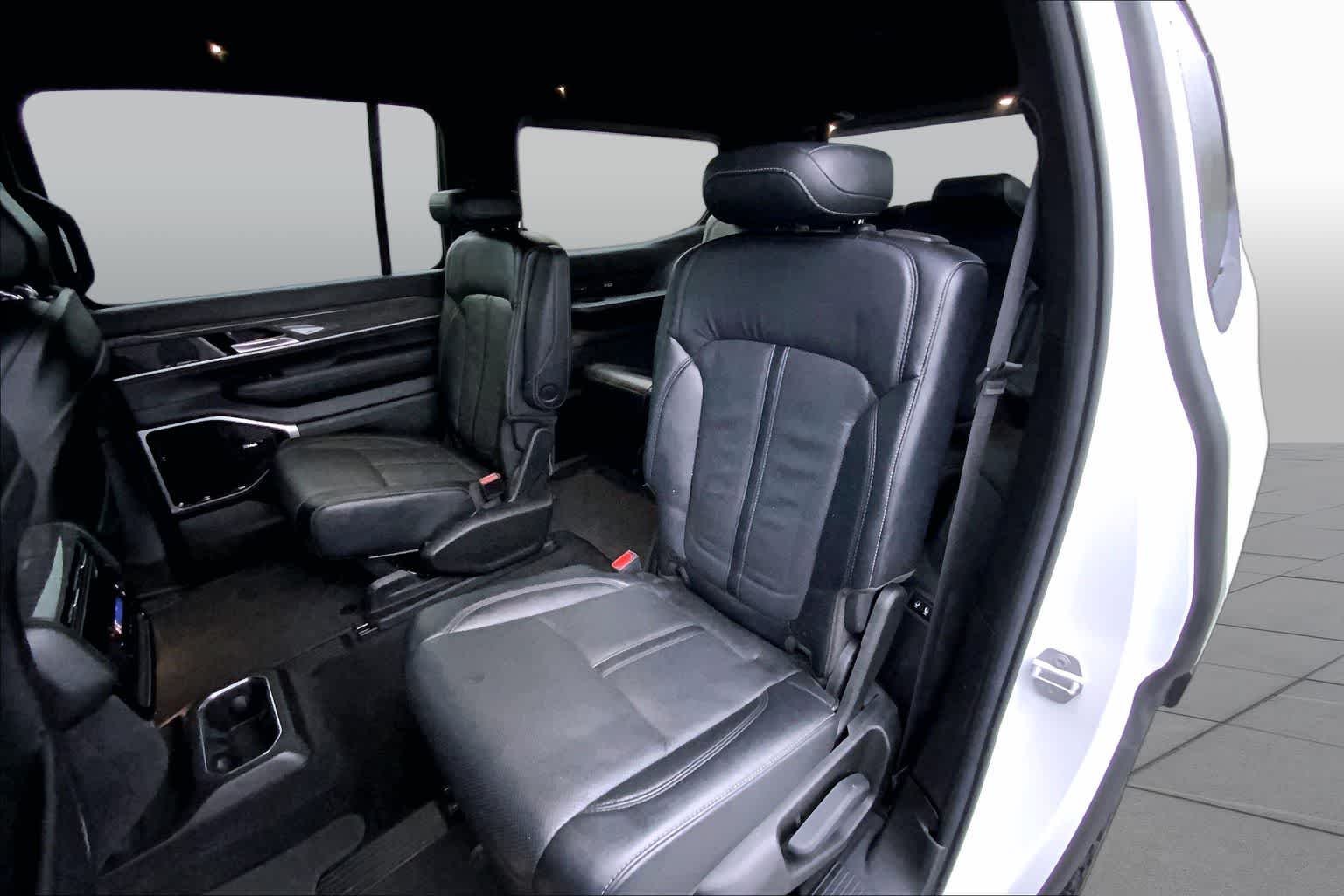 Used 2022 Bright White Clearcoat Jeep Series III image 20