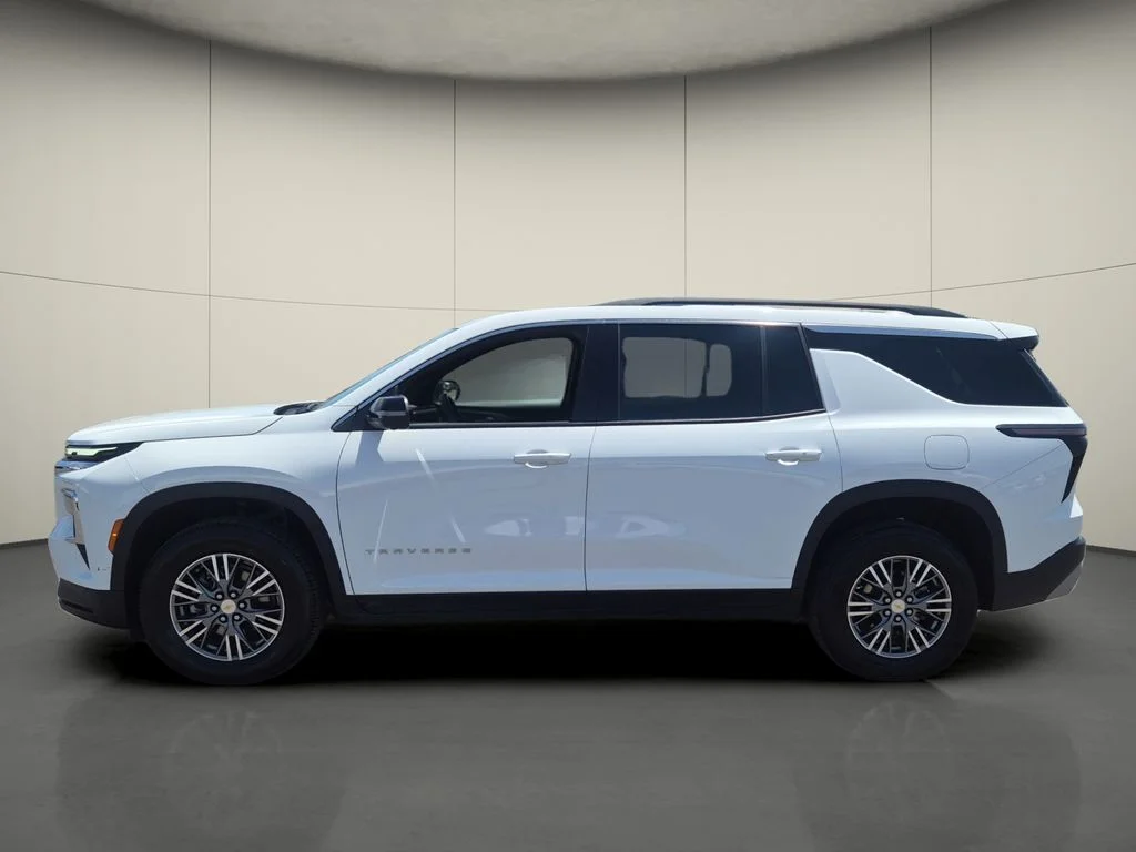 Used 2024 Summit White Chevrolet LT image 4