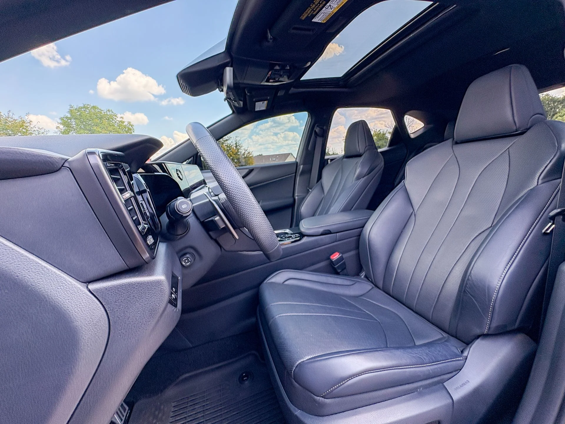Used 2024 Silver Lexus 350 F SPORT Handling image 27