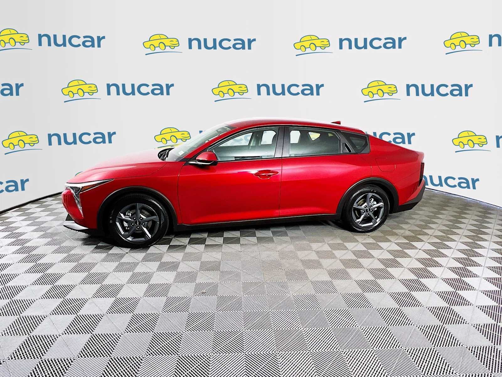 Used 2025 Currant Red Kia LXS image 4