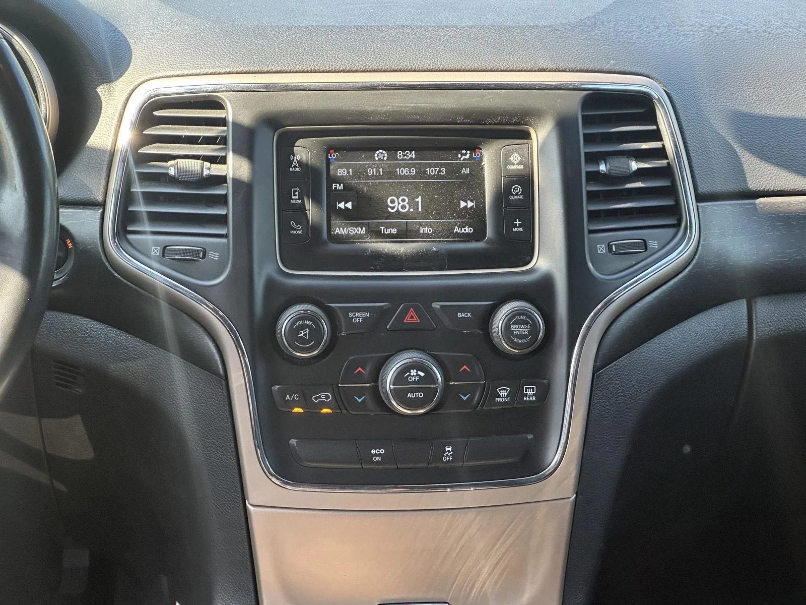 Used 2015 Billet Silver Metallic Clearcoat Jeep Laredo image 13