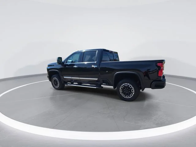 Used 2024 Black Chevrolet High Country image 6