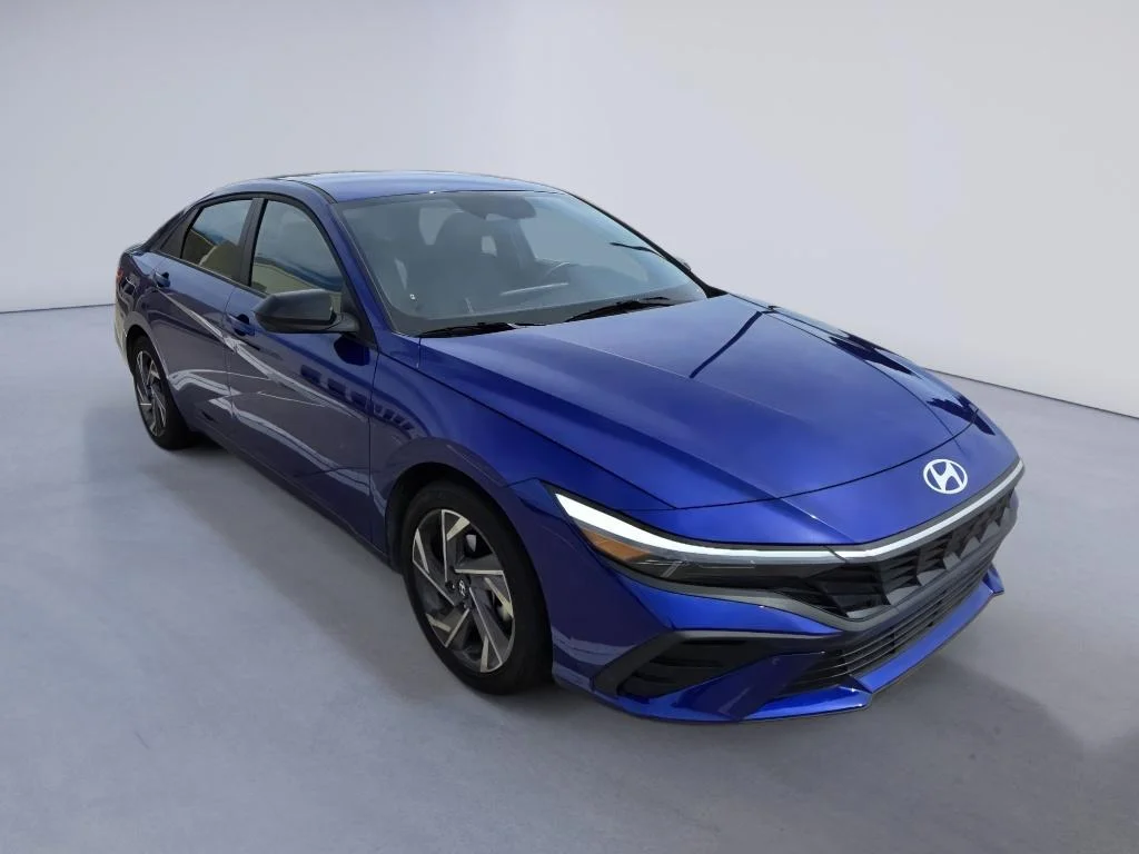 Used 2025 Intense Blue Hyundai SEL Sport image 8