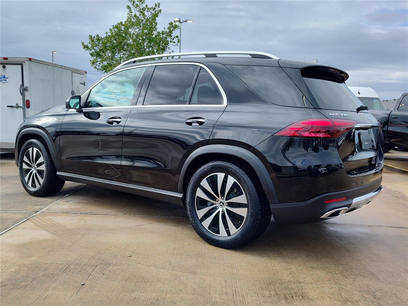 New 2026 Black Mercedes-Benz GLE 350 image 3