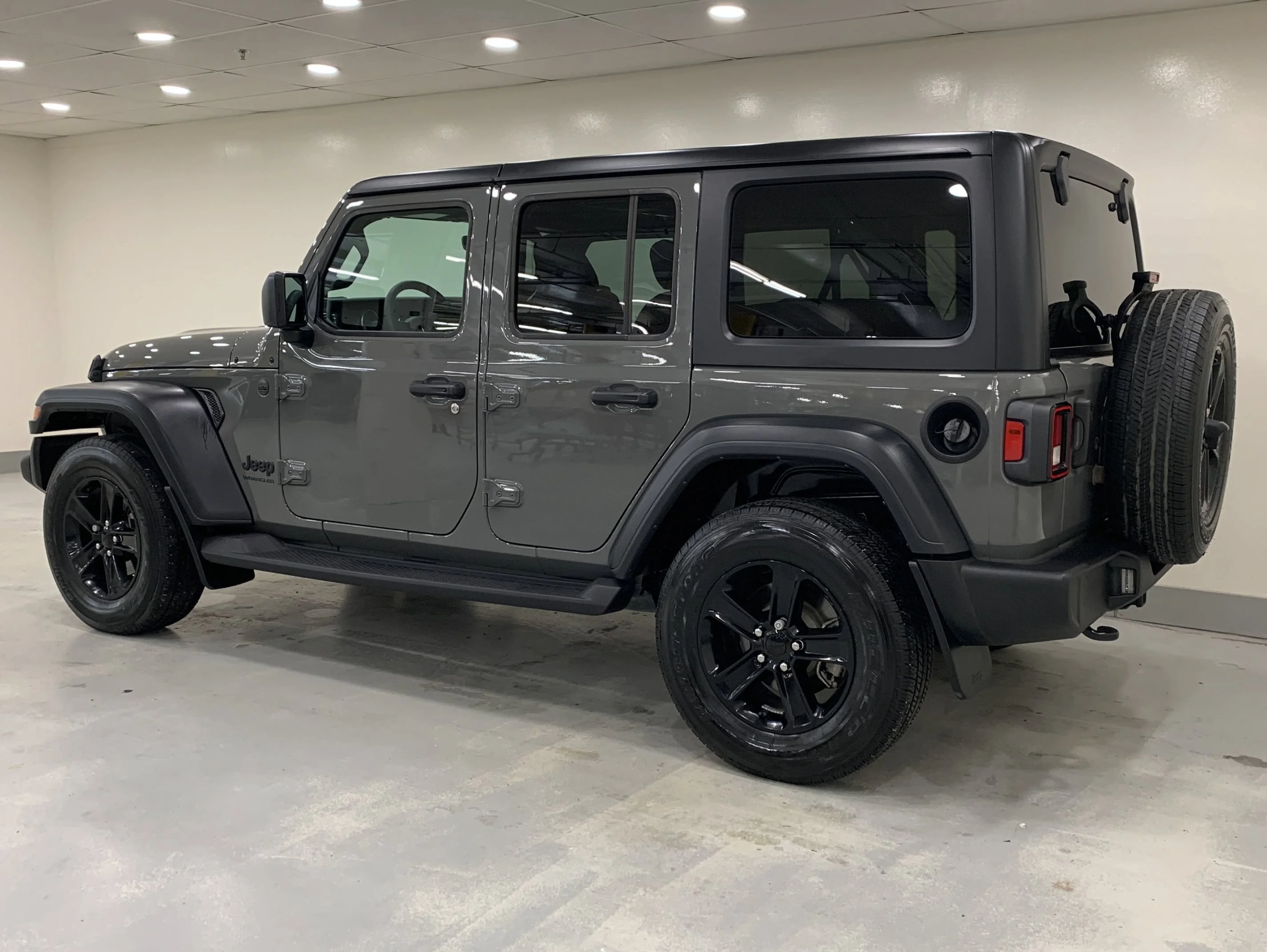 Certified Used 2023 STING GREY Jeep Sport Altitude image 3