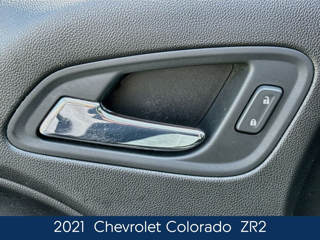 Used 2021  Chevrolet ZR2 image 18