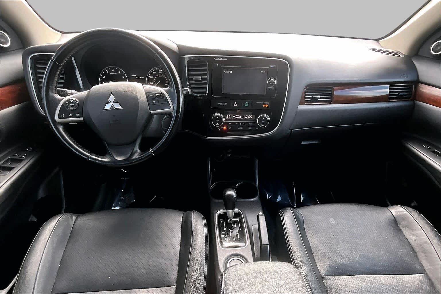 Used 2015 Rally Red Mitsubishi SE image 16