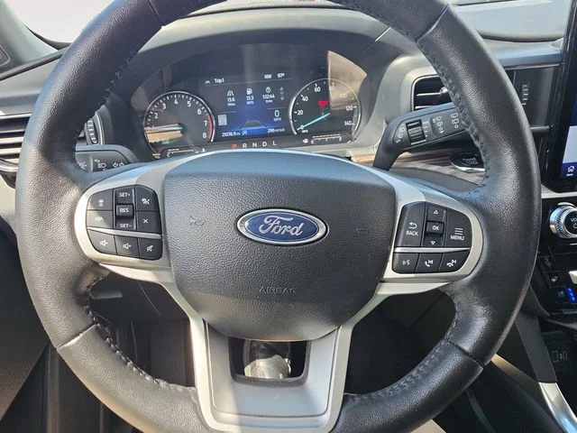 Used 2023 Red Metallic Ford Limited image 13
