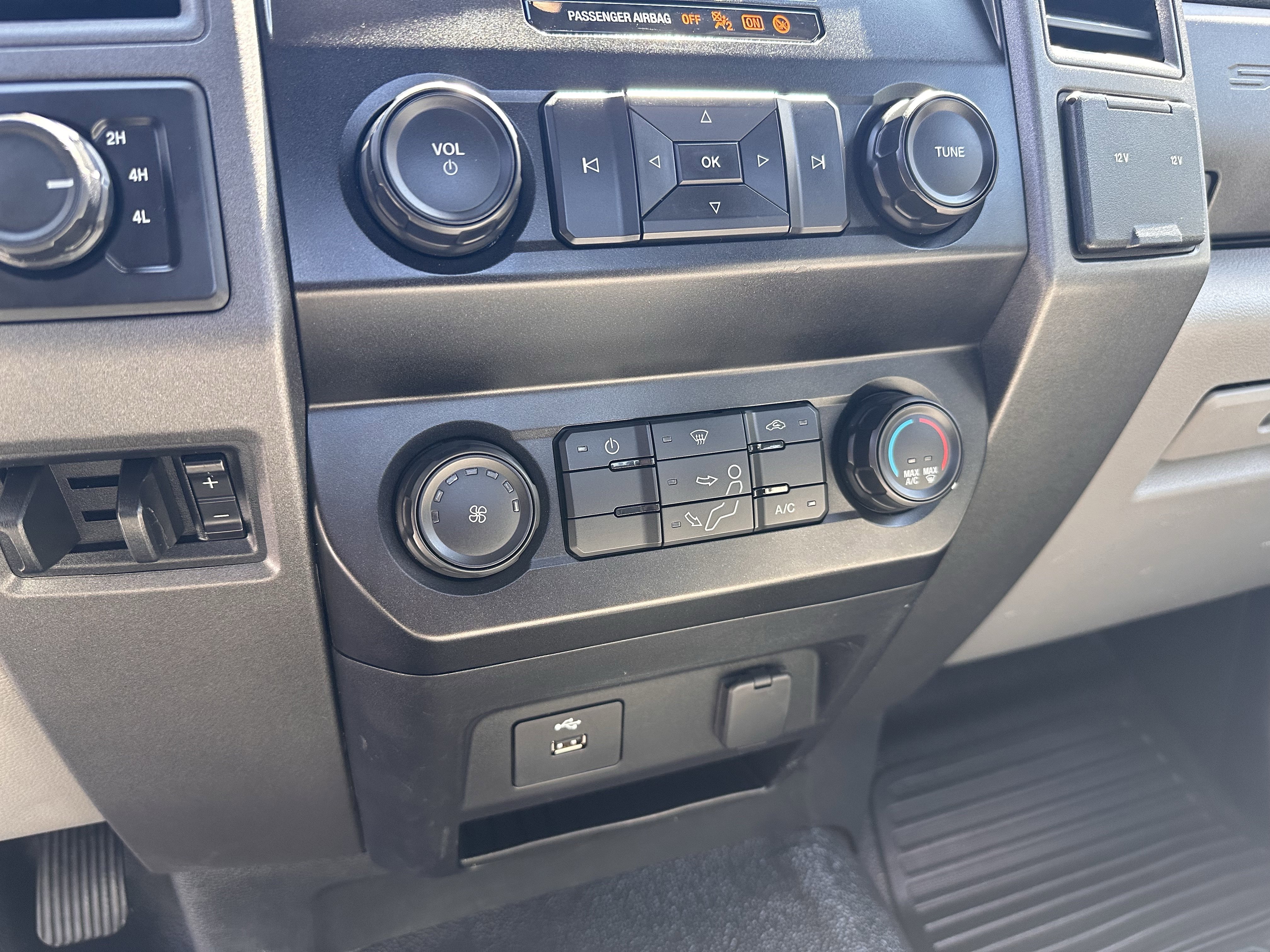 Used 2020 Oxford White Ford XL image 14