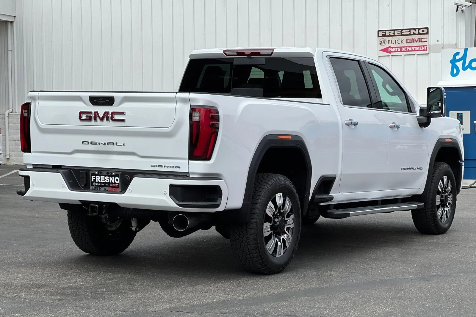 2026 GMC Sierra 2500HD Denali - Photo 5
