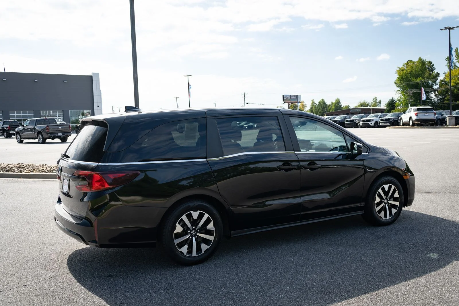 Used 2025 Black Honda EX-L image 10