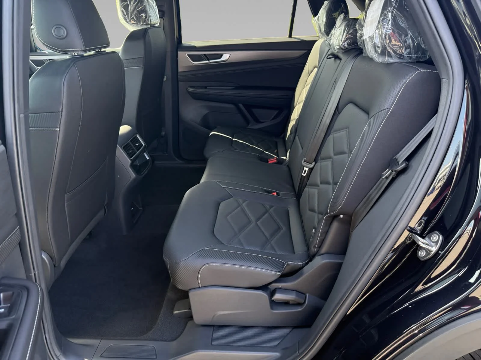 New 2026 Deep Black Pearl Volkswagen 2.0T SE image 21