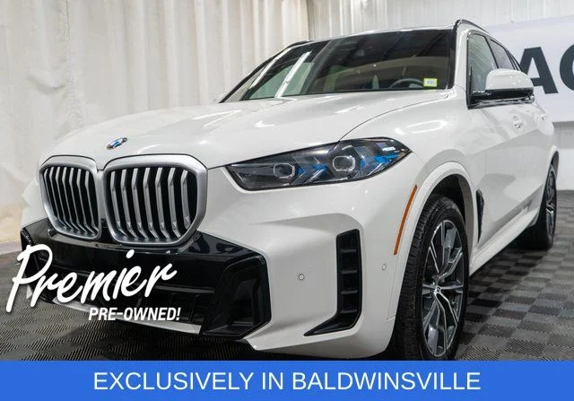 Used 2026 White BMW sDrive40i image 2