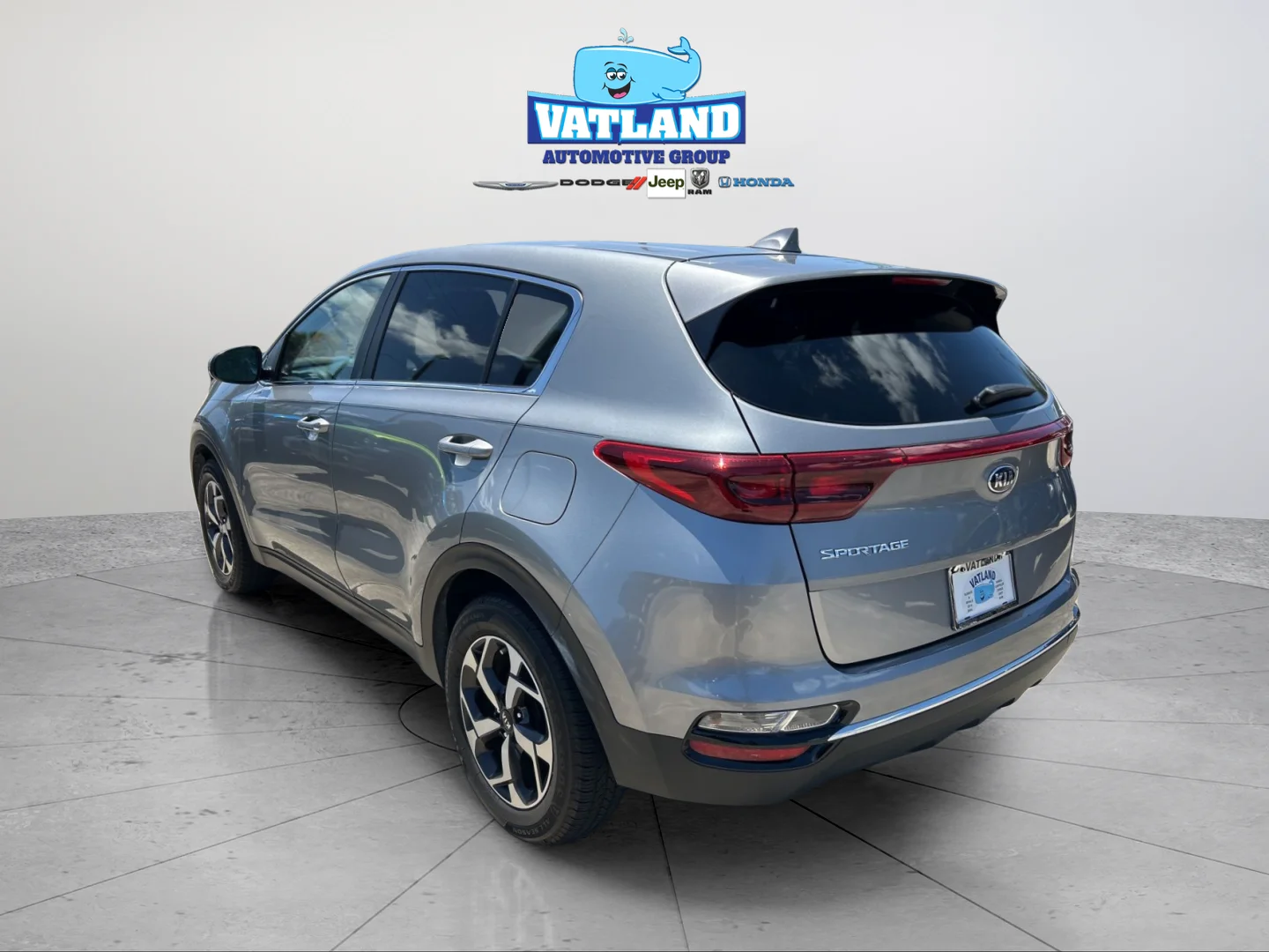 Used 2022 Steel Gray Kia LX image 3