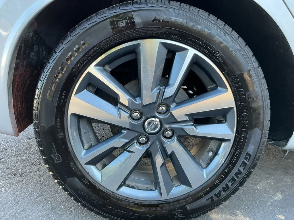 Used 2020 Silver Nissan 1.6 SV image 25