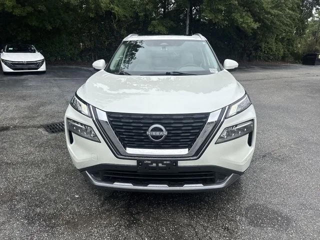 Used 2023 White Nissan SL image 2