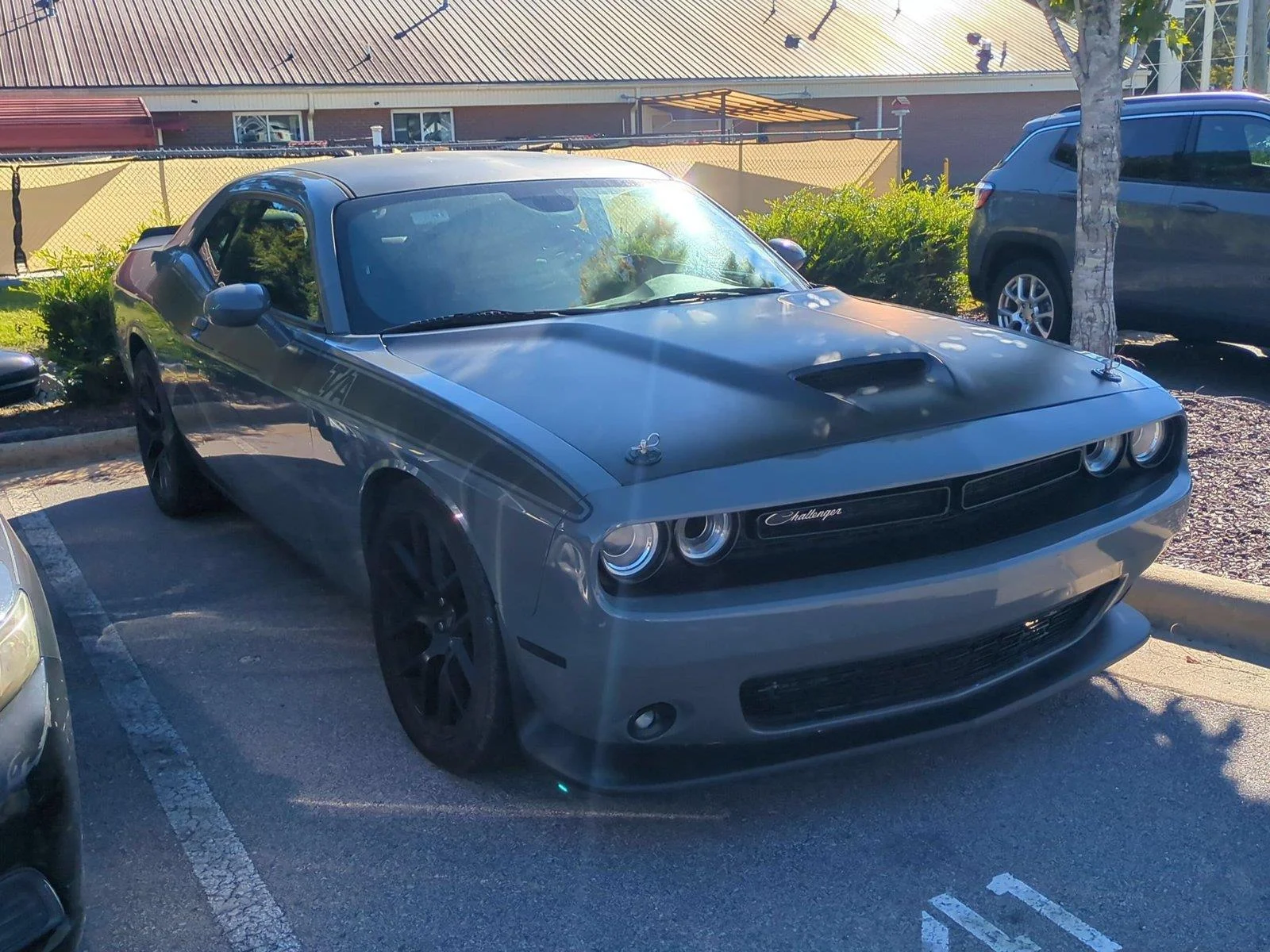 Used 2018  DODGE RT image 3