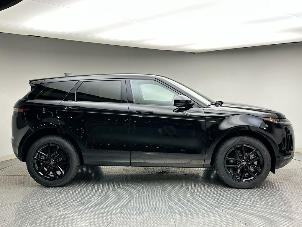 Used 2026 Santorini Black Metallic Land Rover S image 4