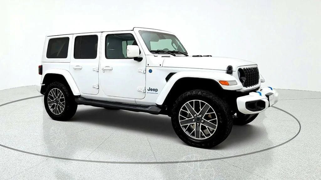 Used 2024 Bright White Clearcoat Jeep High Altitude 4x4 image 3