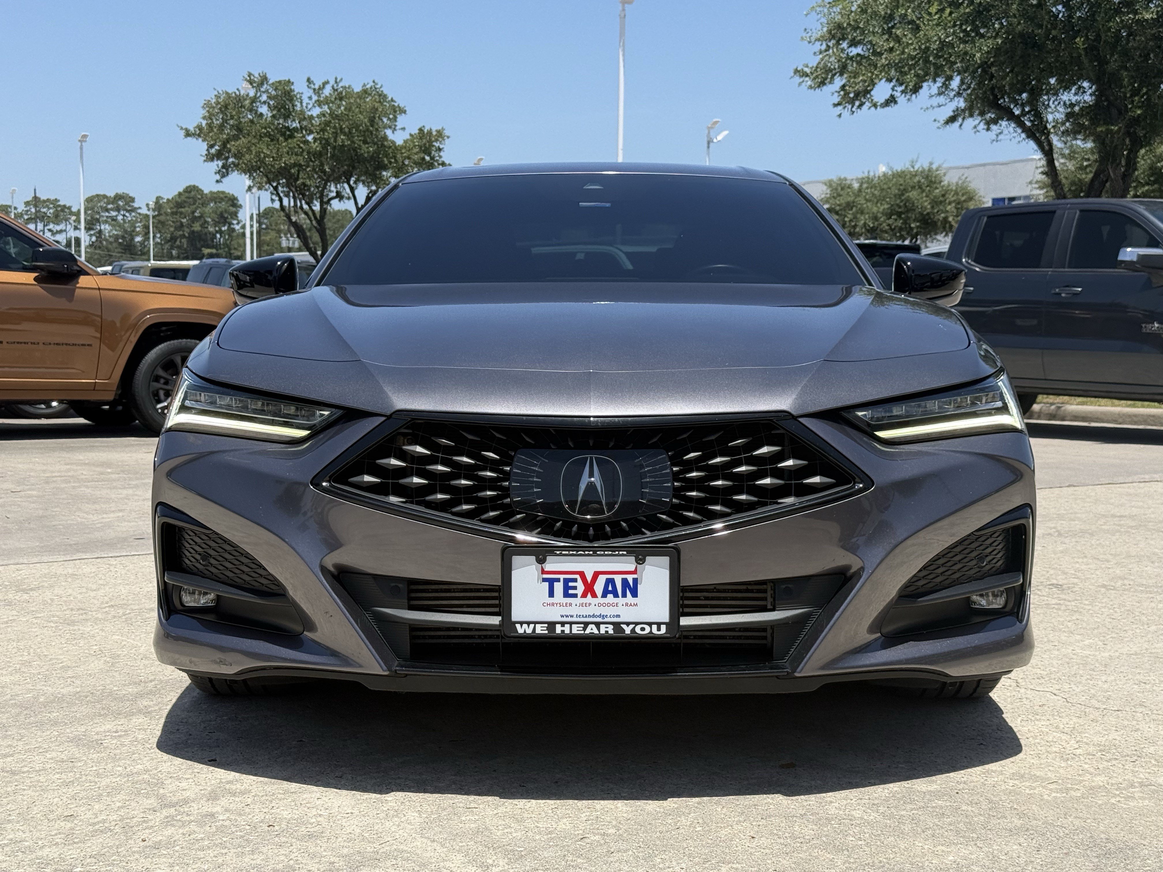 Used 2022 Black Acura  image 9