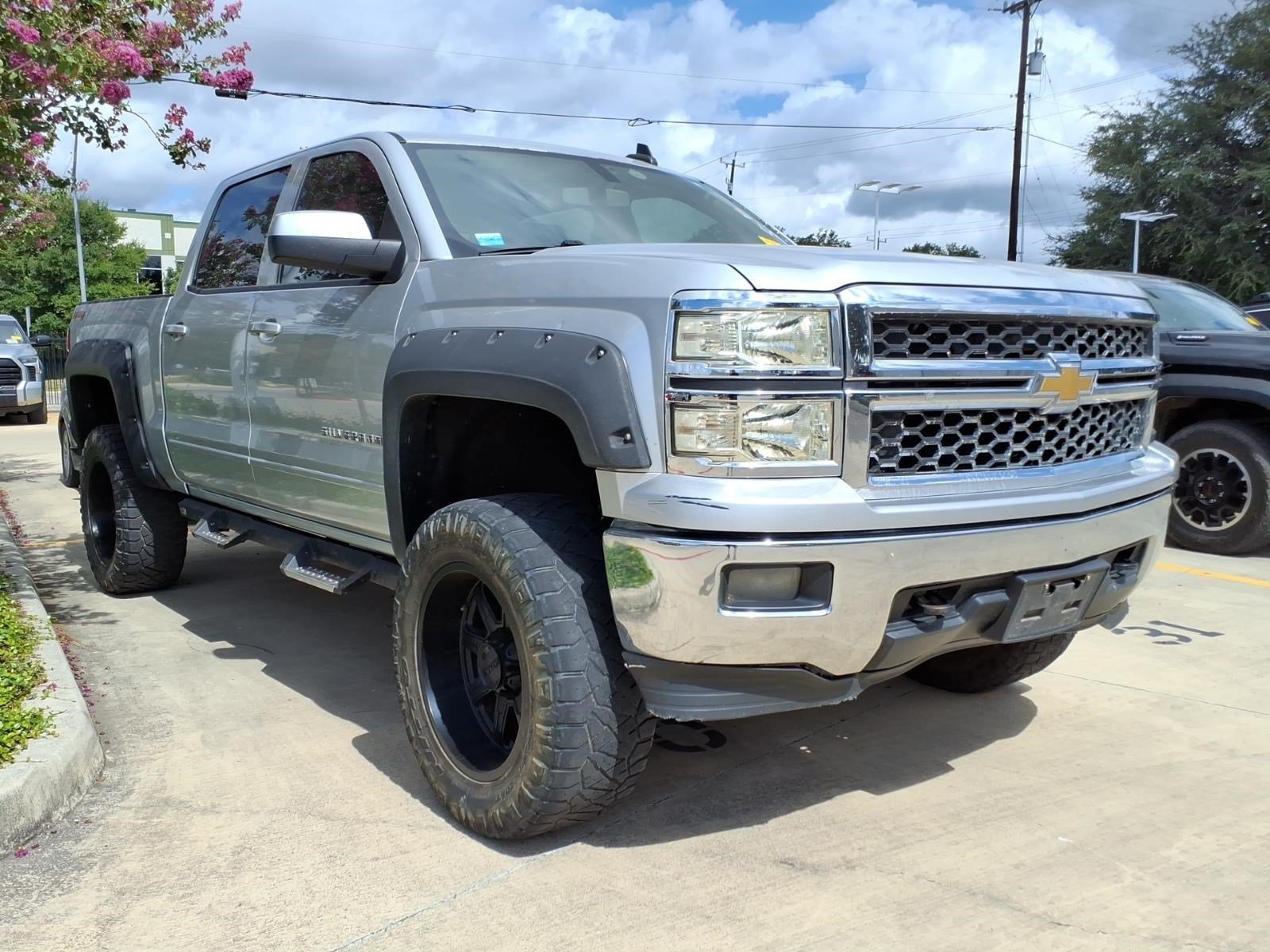 Used 2015 Silver Ice Metallic Chevrolet LT image 3