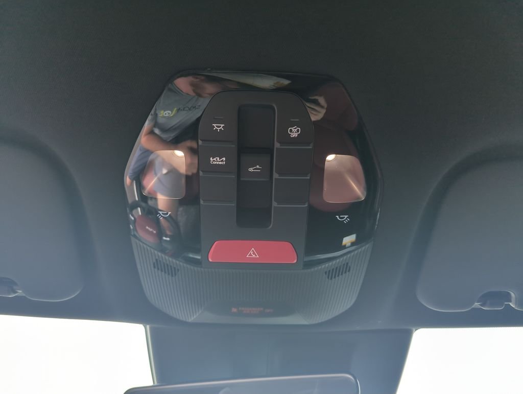 New 2026 Snow White Pearl Kia GT-Line Turbo image 27