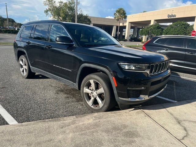 Used 2022 Diamond Black Crystal Pearlcoat Jeep Limited image 3