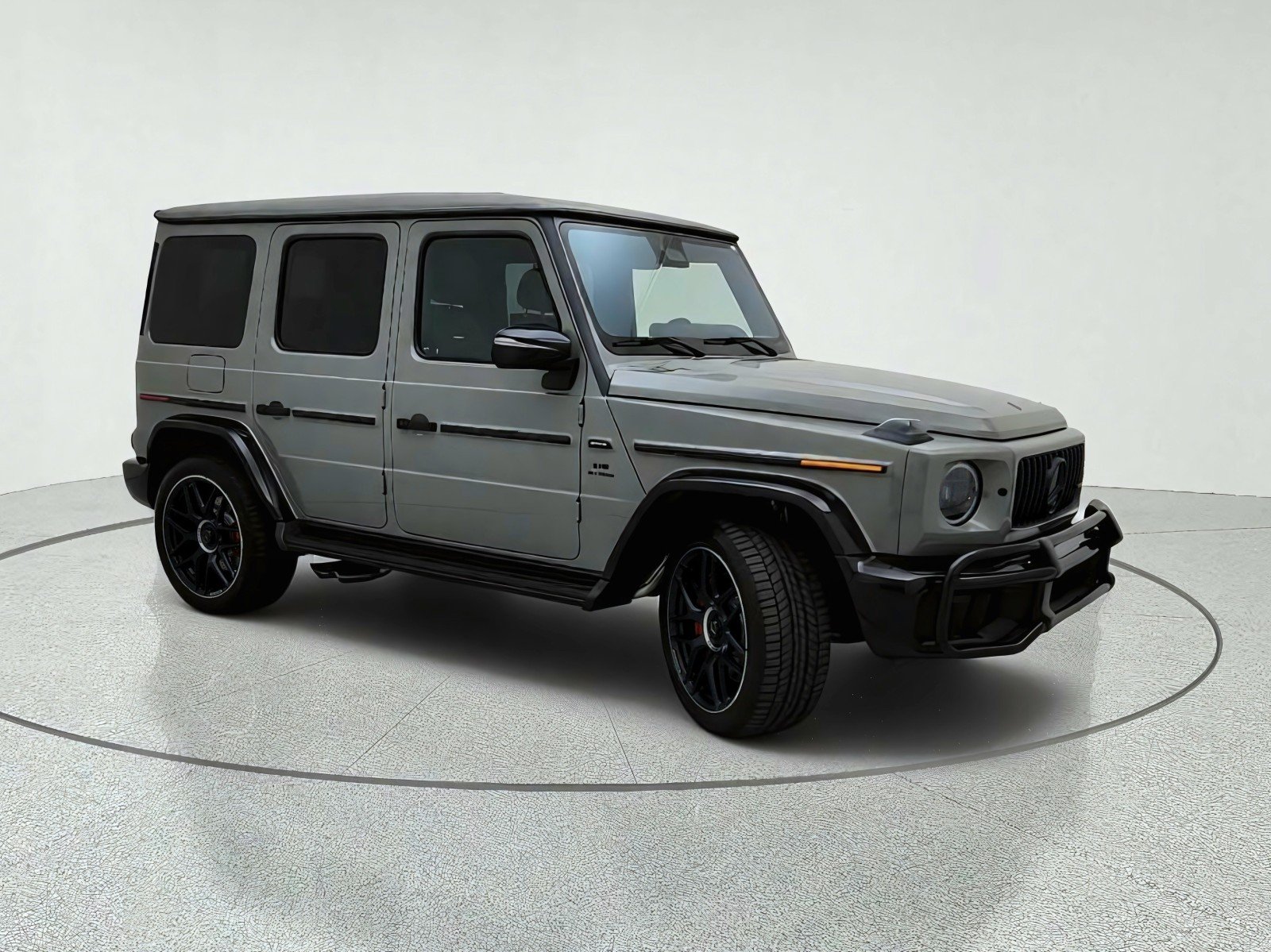 New 2027 MANUFAKTUR Arabian Grey Non- Metallic Mercedes-Benz AMG® G 63 SUV image 5