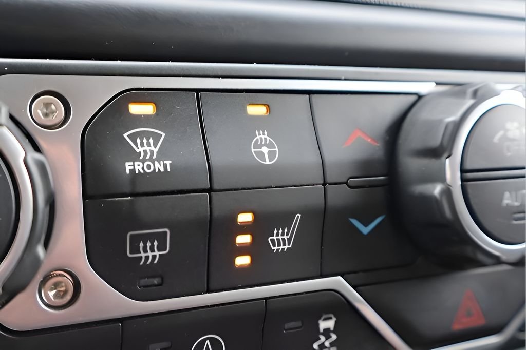 Used 2022 Black Jeep Unlimited Sahara image 25