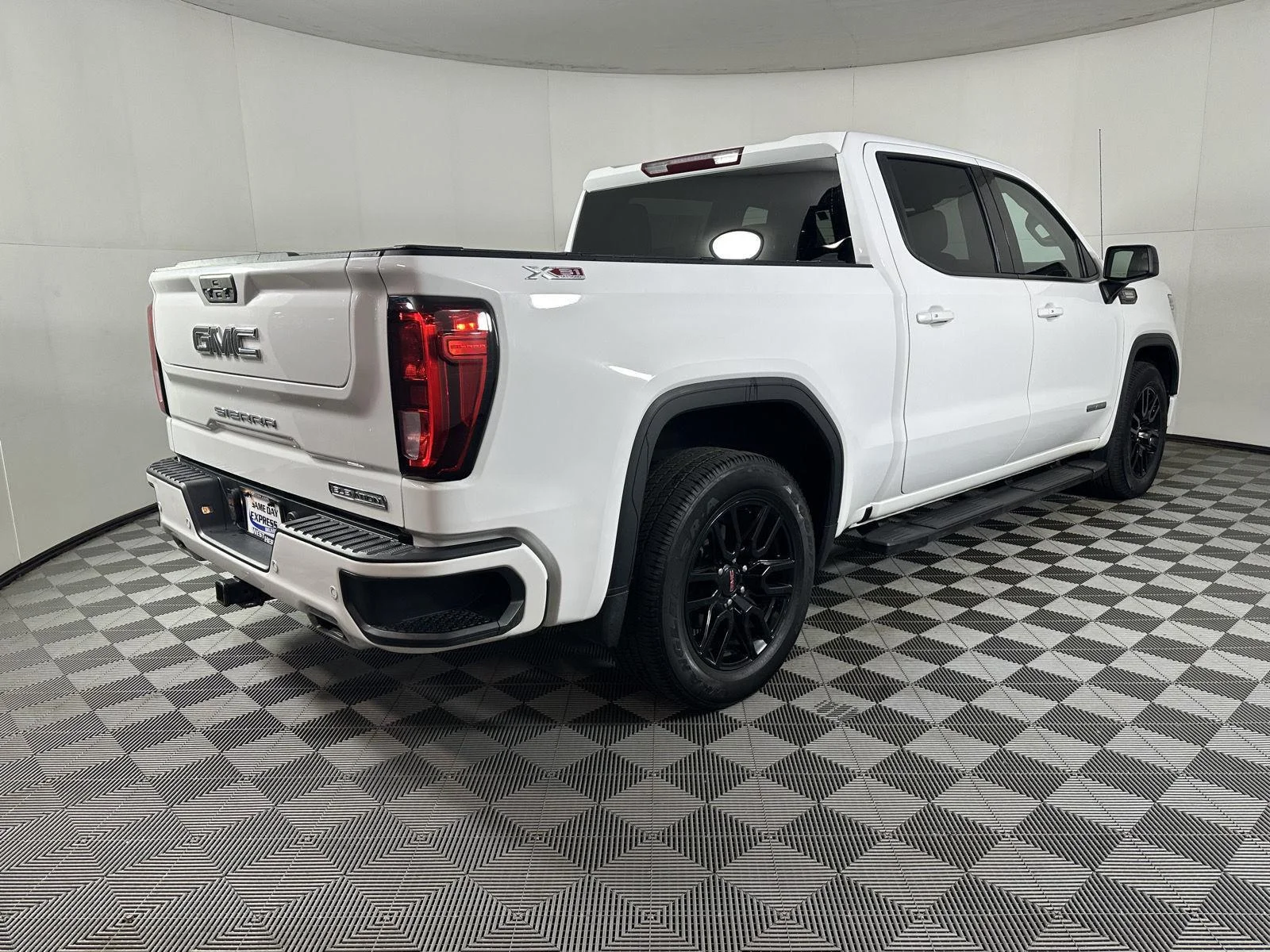 Used 2022 Summit White GMC Elevation image 12