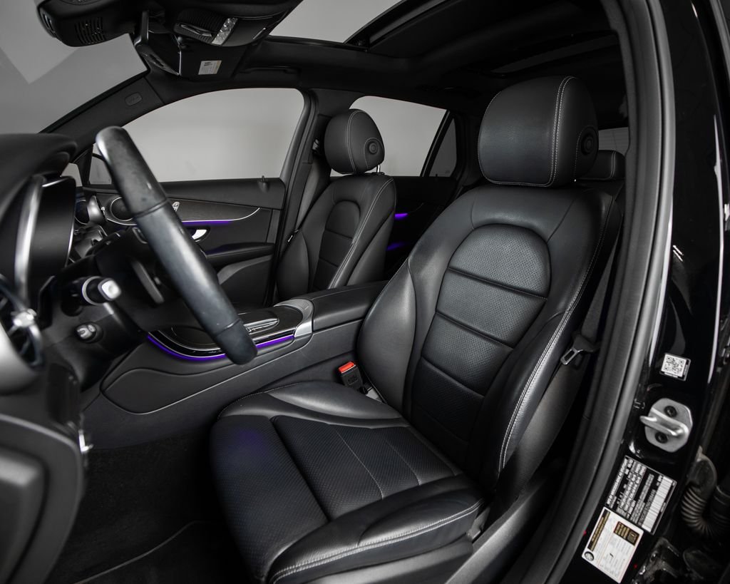 Certified Used 2022 Black Mercedes-Benz GLC 300 image 5