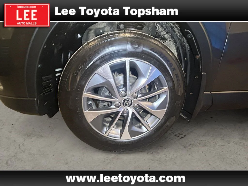 Used 2018 Magnetic Gray Metallic Toyota Hybrid XLE image 14