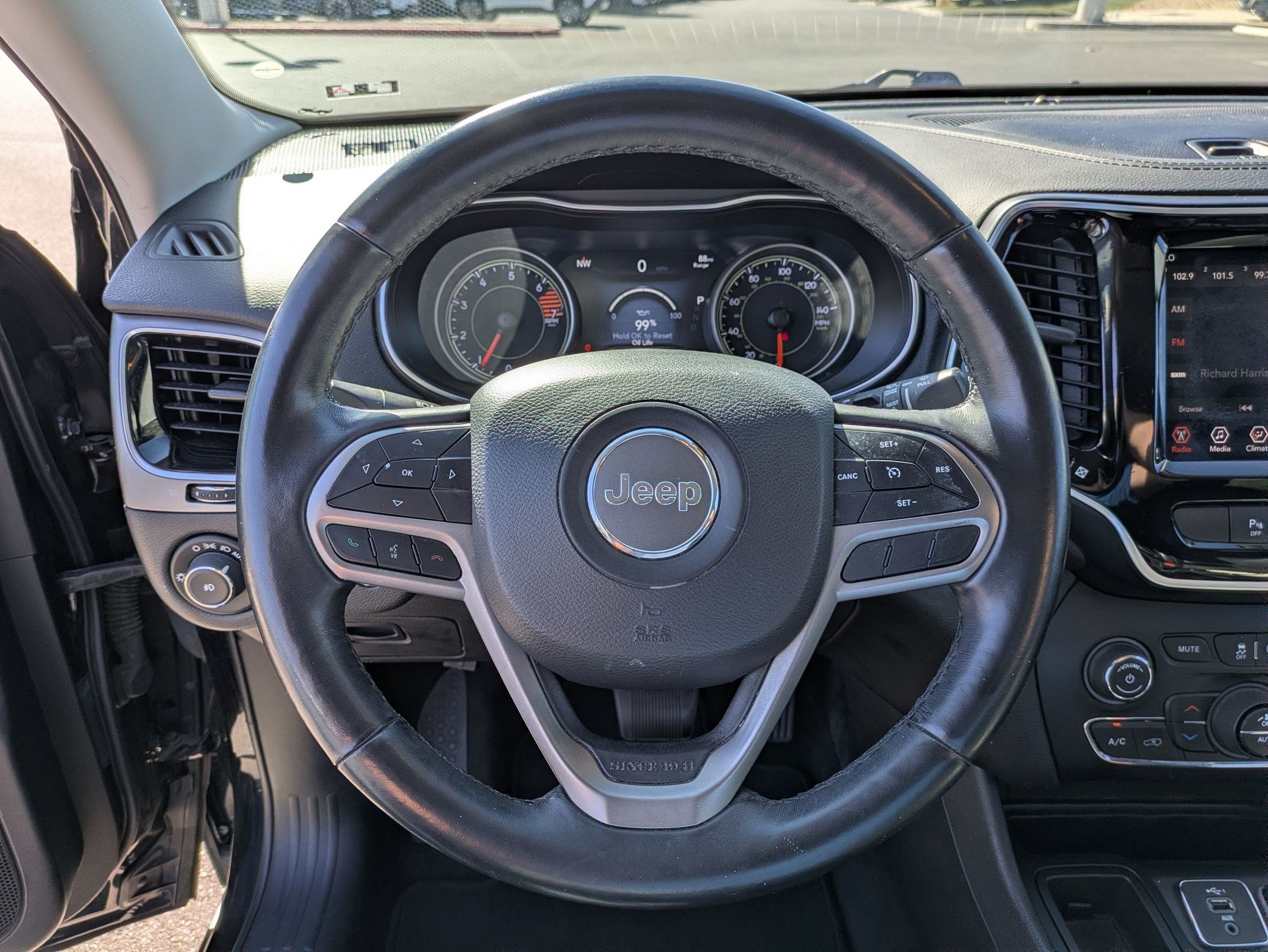 Used 2019 Diamond Black Crystal Pearlcoat Jeep Limited image 15