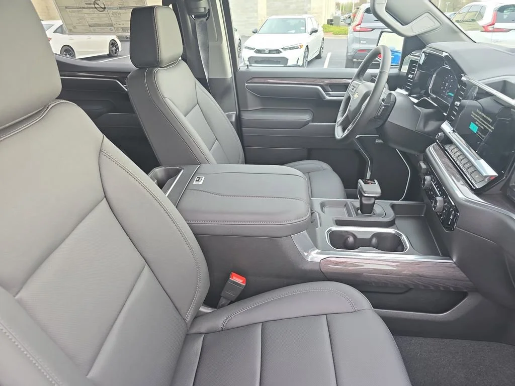 2026 Chevrolet Silverado 1500 LTZ - Photo 10