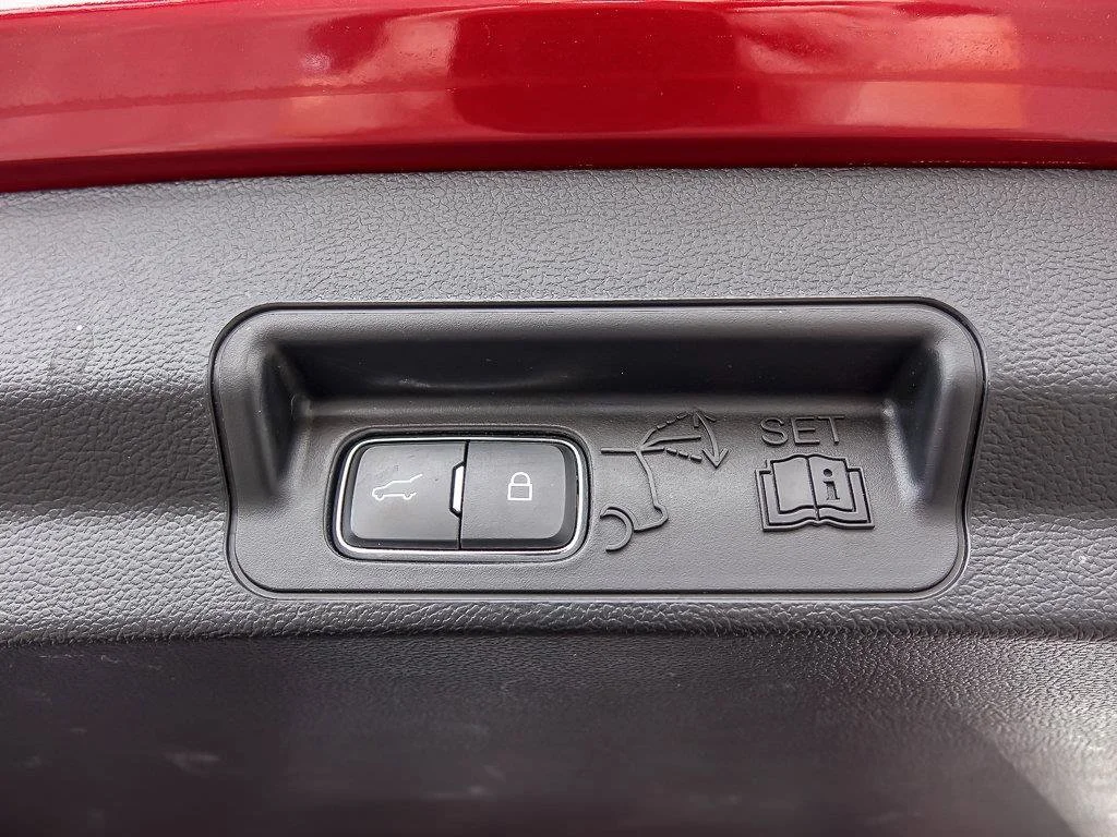 Used 2023 Red Metallic Ford XLT image 31